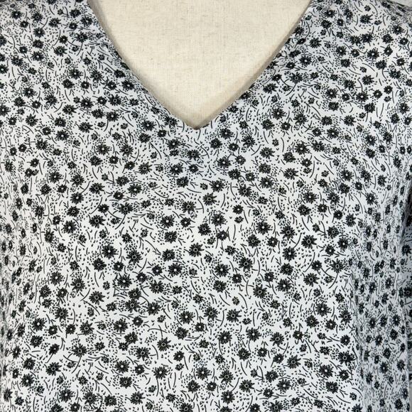 Adrianna Papell Medium Top Floral Flutter Cap Sleeves V-Neck Lightweight White - Picture 2 of 9